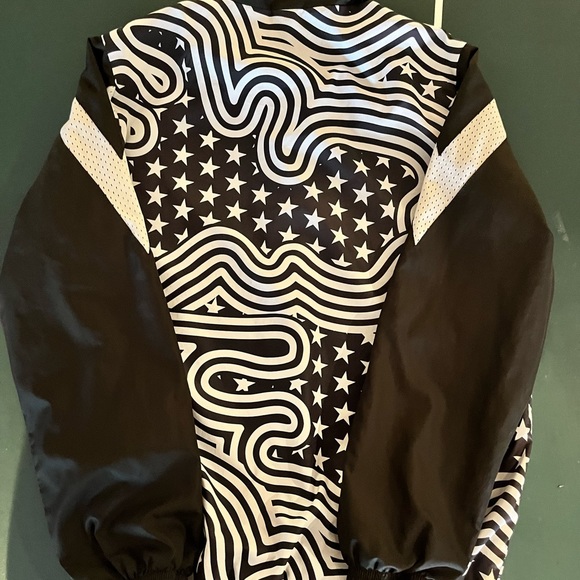 VINTAGE IDEOLOGY WATERPROOF WINDBREAKER - Picture 3 of 5